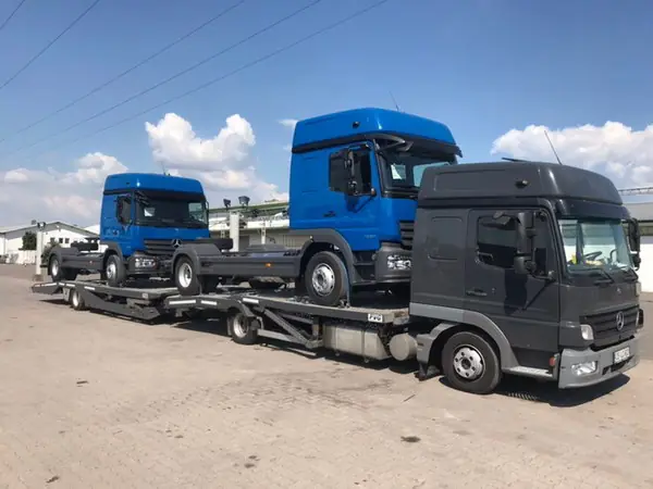 Trasporto di autocarri e macchinari